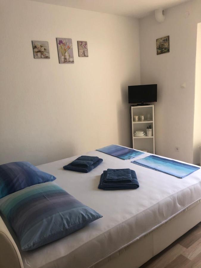 Apartment & Rooms Laura ブレラ エクステリア 写真