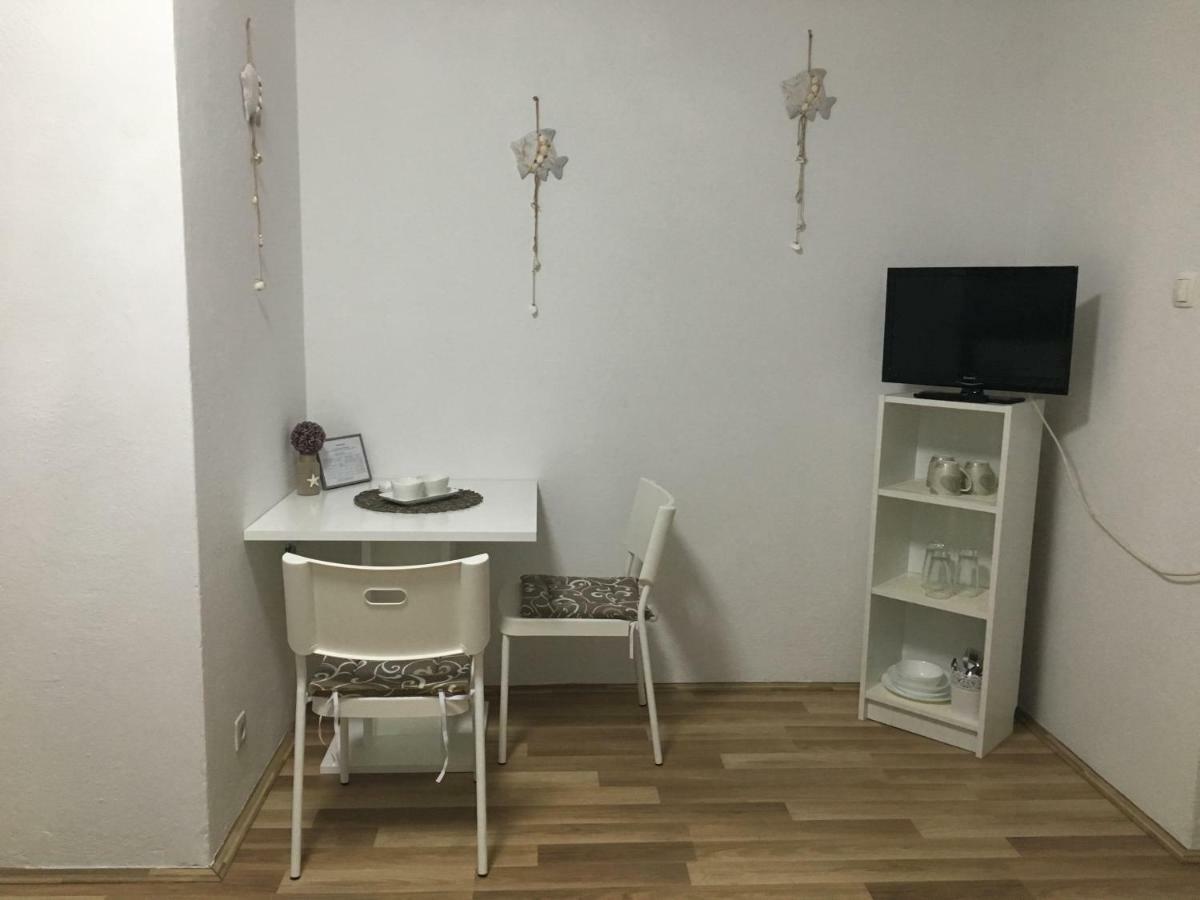 Apartment & Rooms Laura ブレラ エクステリア 写真