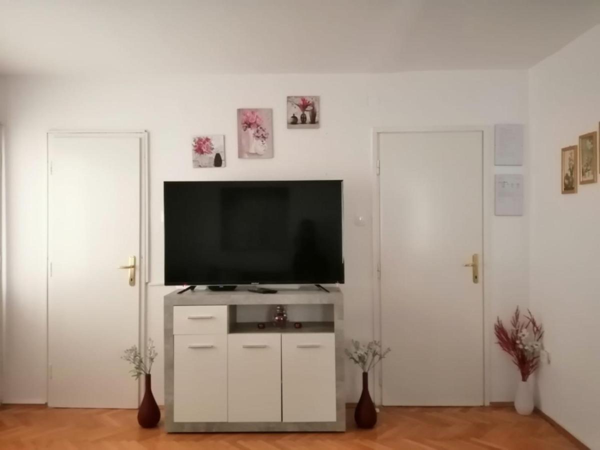 Apartment & Rooms Laura ブレラ エクステリア 写真